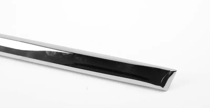 ROCKER MOLDING
