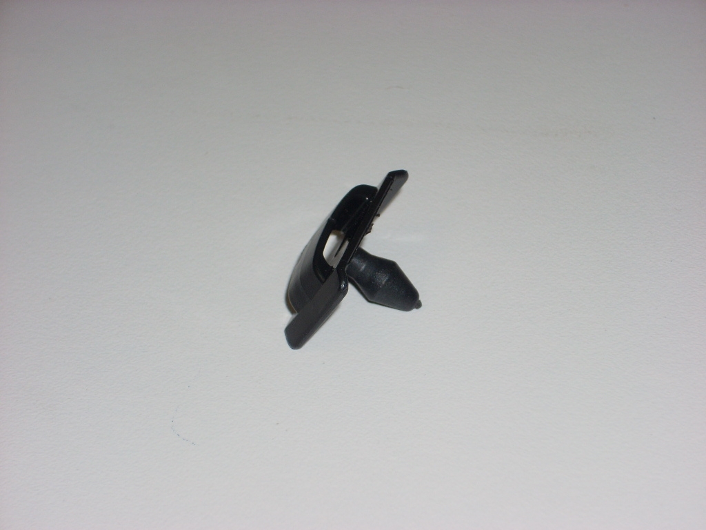 ROCKER MOLDING CLIP